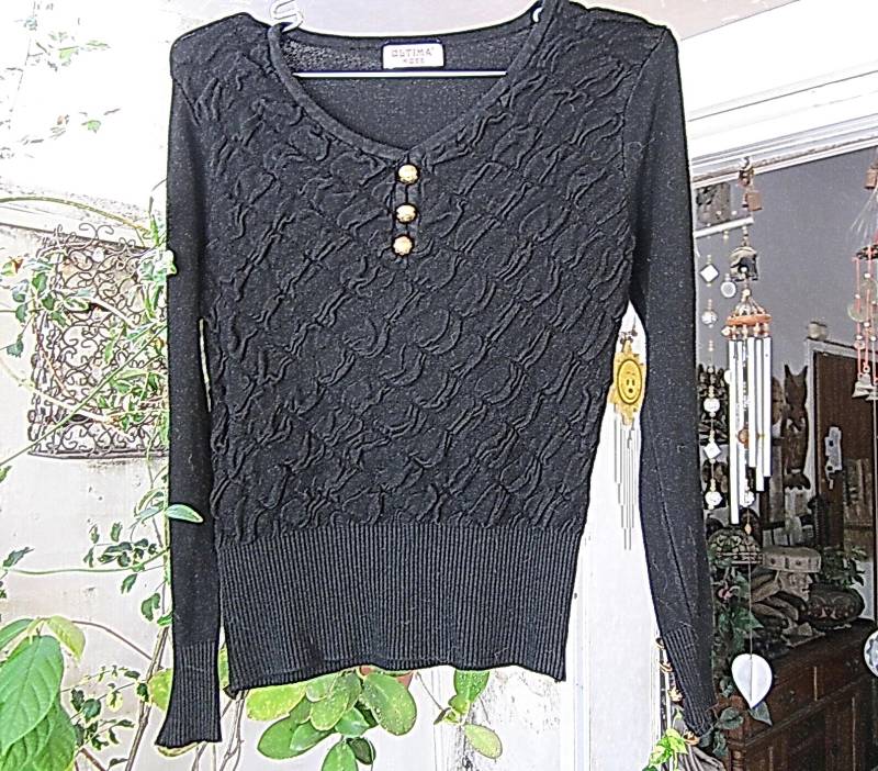 Touch-And-Feel-Muster Schwarz Pullover Strickpullover, Front Und Manschetten Sind Mit 3 Goldene Ton-Knöpfe, Vintage - Größe Medium Geschmückt von netanela98