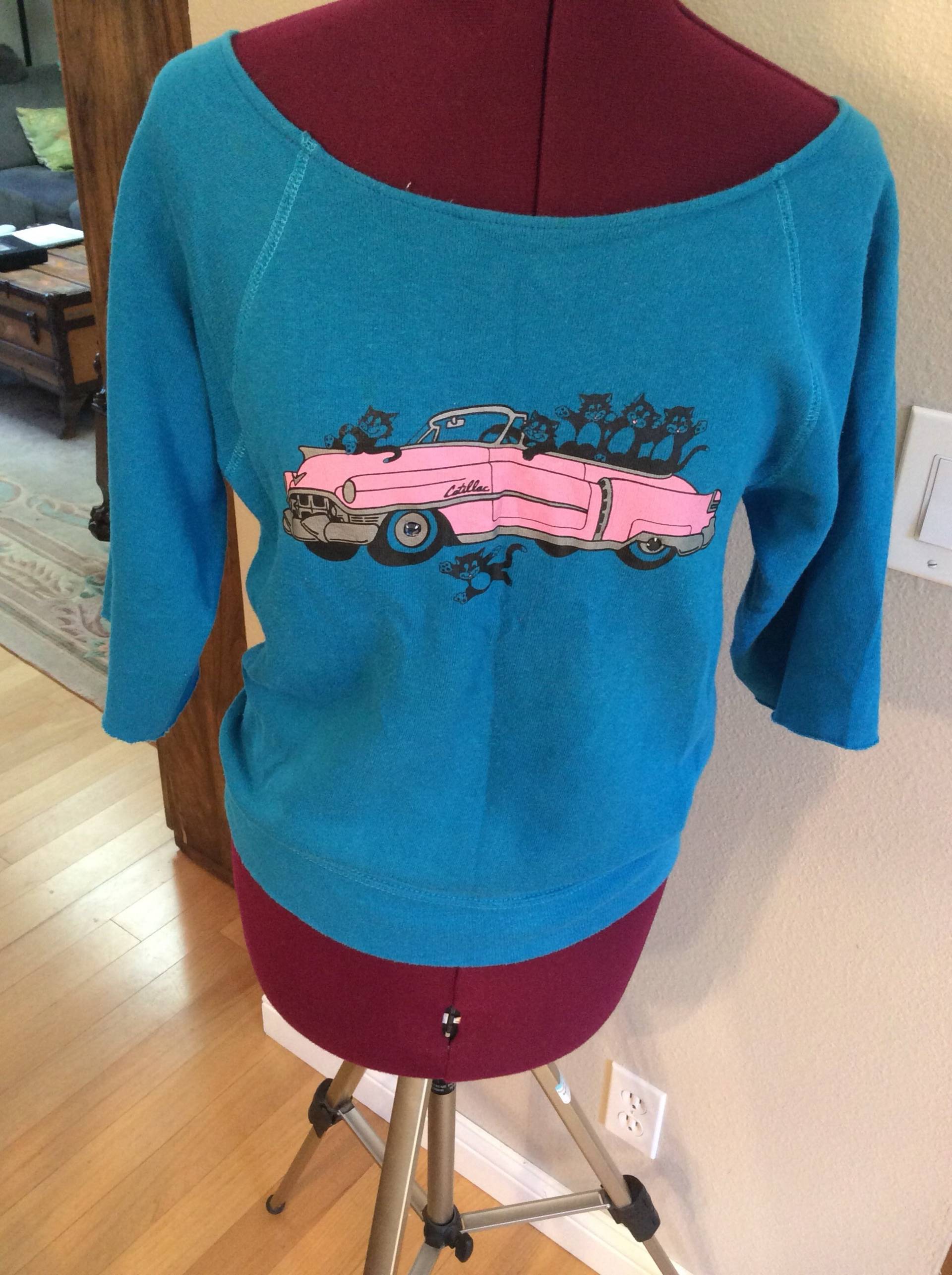 Jahrgang Cadillac Und Katzen Abgeschnitten Swearshirt von neverlandvintageco