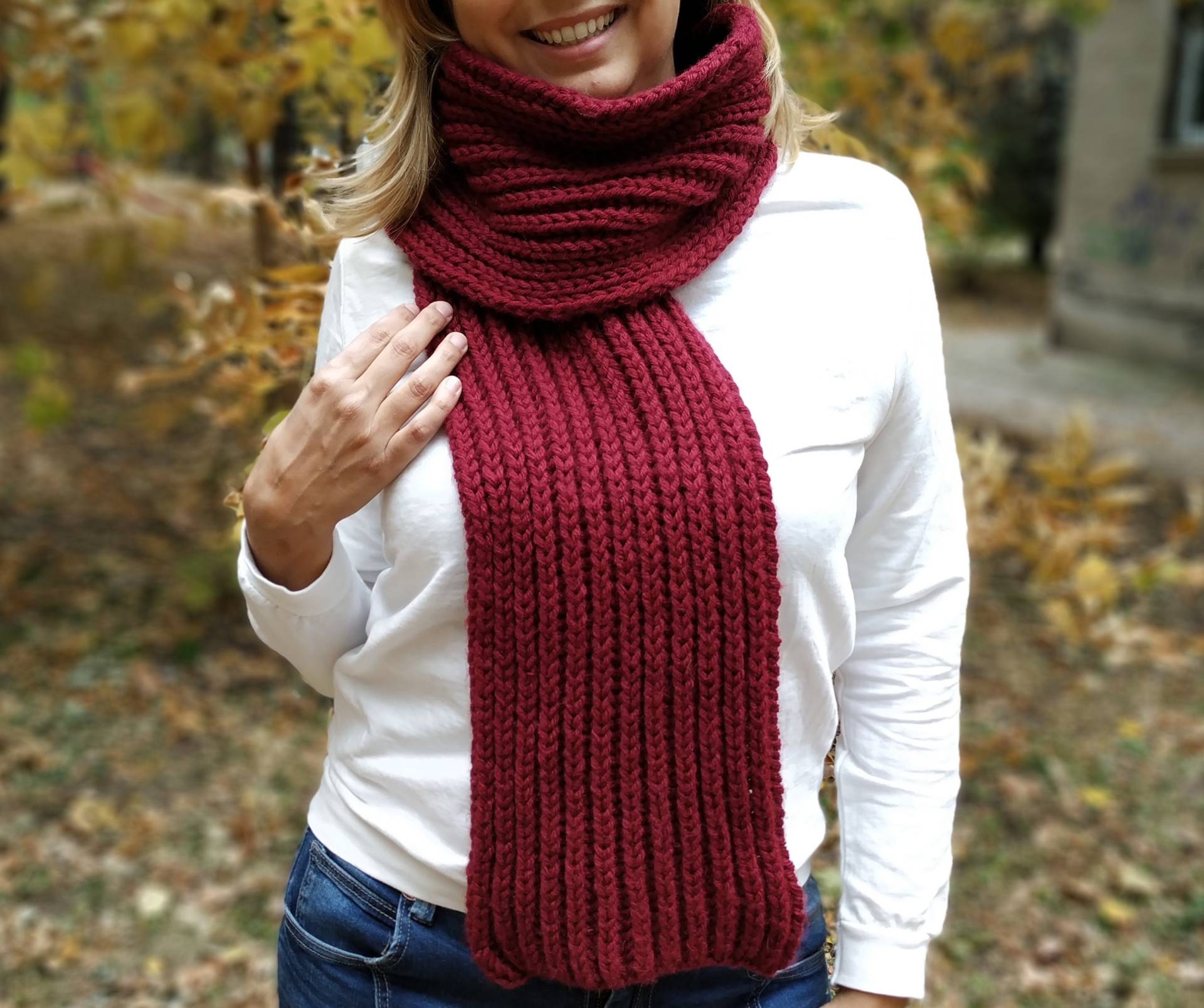 Weinroter Roter Strickschal, Extra Langer Strickschal in Weinrot, Warmer Damen von nevita