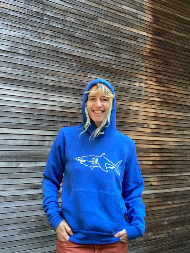 Blauhai Hai Hoodie Kuscheliges Fleece Sweatshirt, Geschenk Für Meerliebhaber von nicandthenewfie