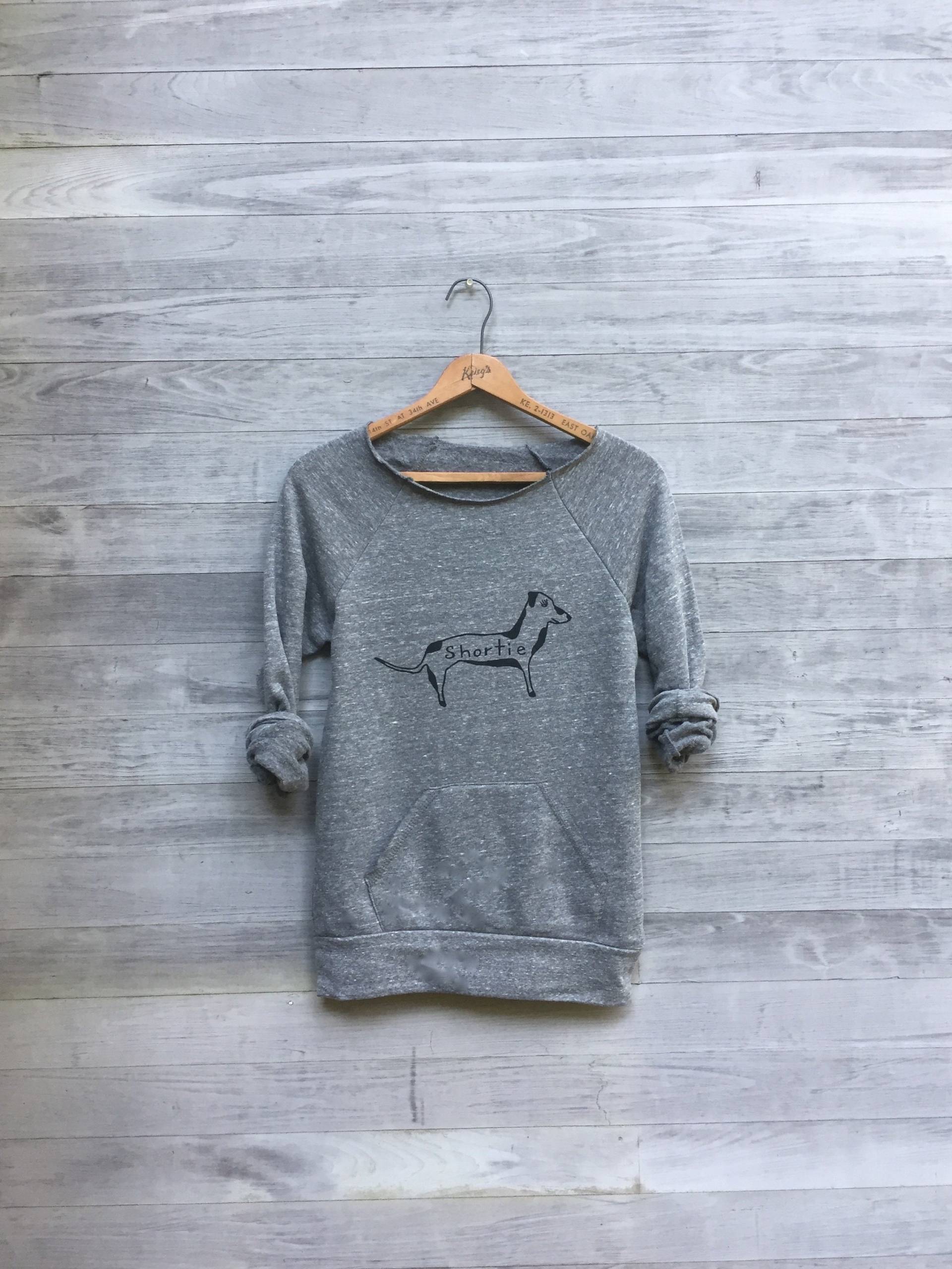 Dackel Sweatshirt, Doxie, Shortie Shirt von nicandthenewfie
