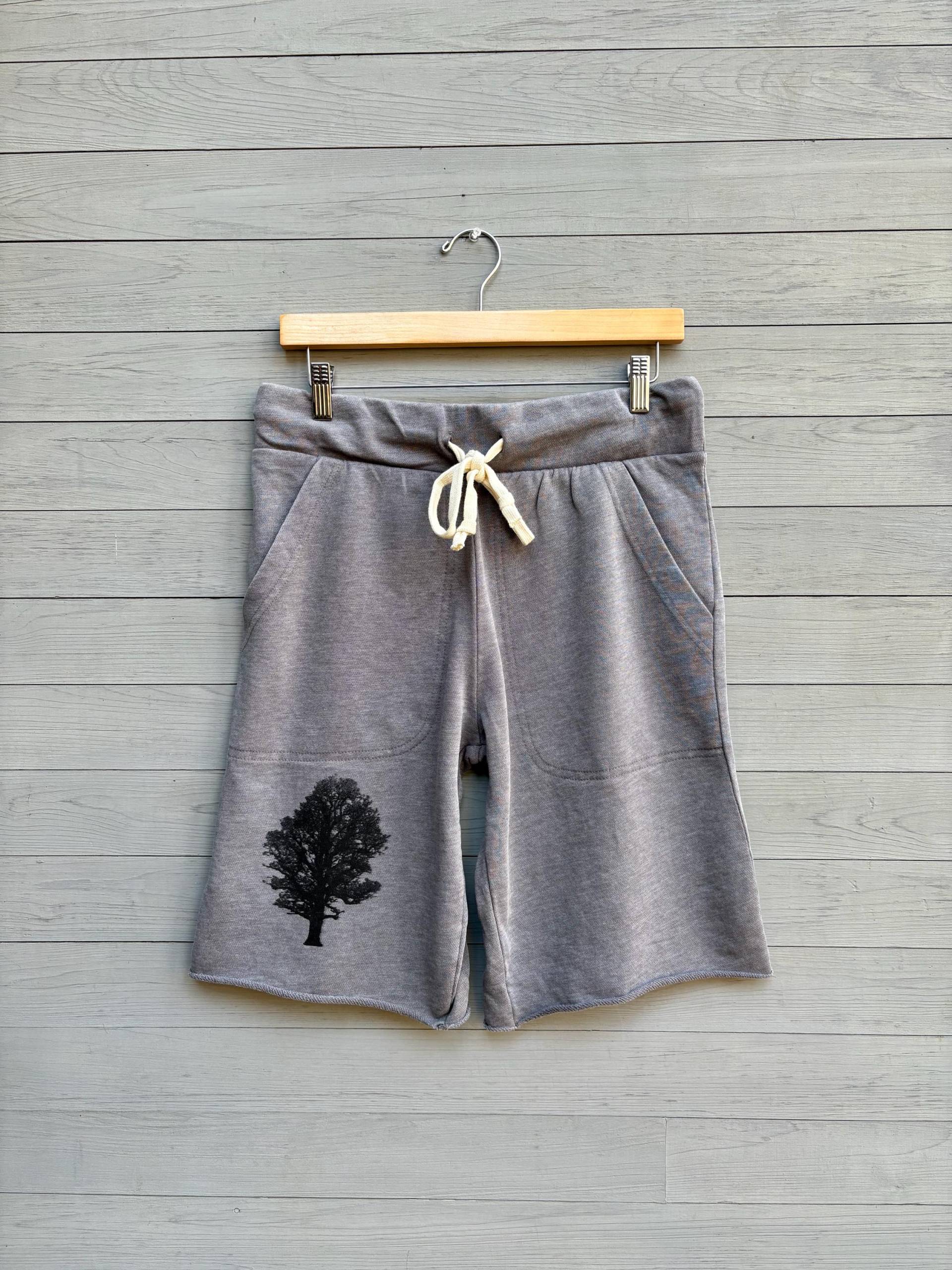 Oak Tree Print Herren Sportshorts Graue French Terry Cutoffs von nicandthenewfie