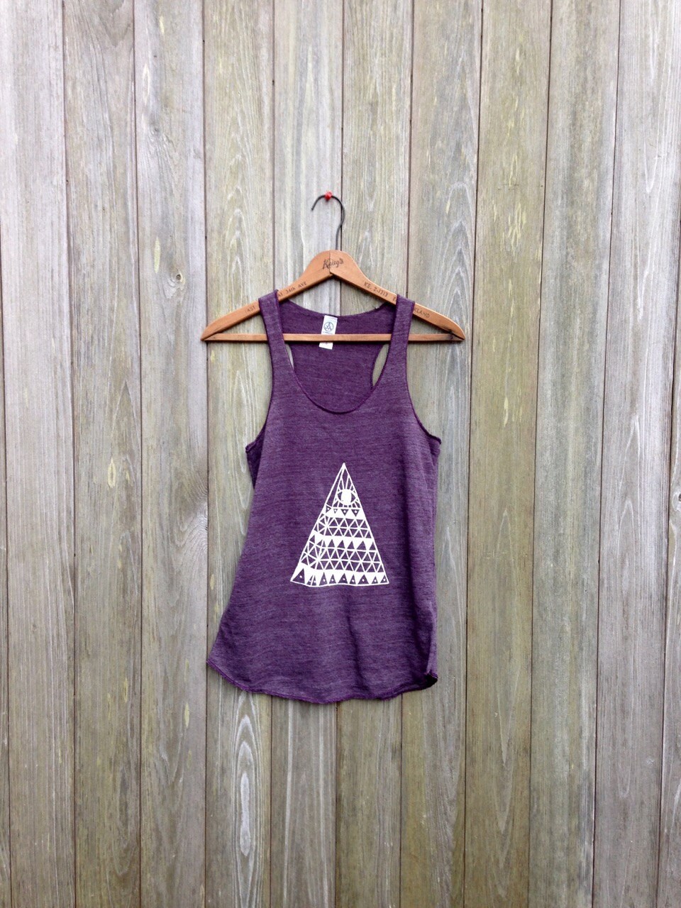 Pyramiden Tank Top Lila Racerback von nicandthenewfie