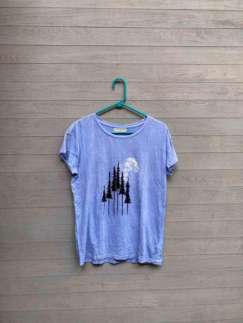 Final Sale Handgefärbte Tees - Schneemond + Bären, Grössen S, M, L von nicandthenewfie