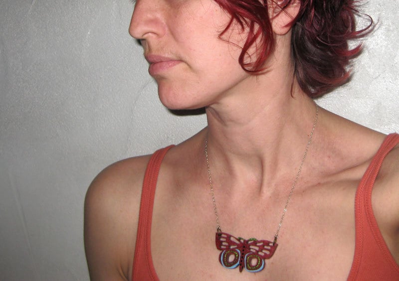 Halskette Mit Einem Schmetterling Aus Altholz von nicandthenewfie