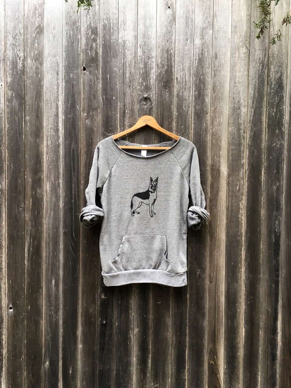 Schäferhund-Shirt Bio-Baumwollmischung, Handbedruckter Hundepullover von nicandthenewfie