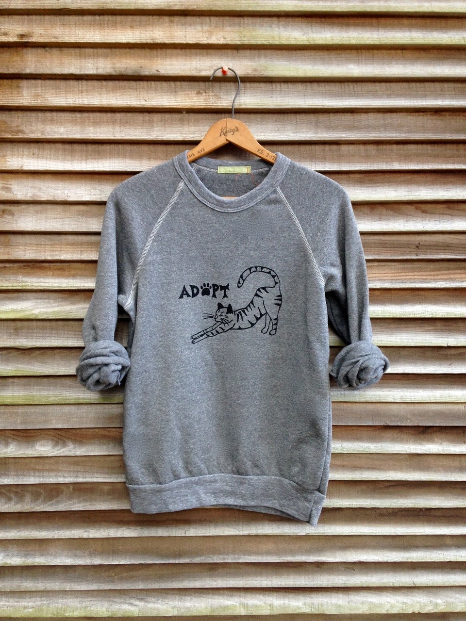 Adopt A Cat Sweatshirt Handgezeichnetes Rettungs-Shirt von nicandthenewfie