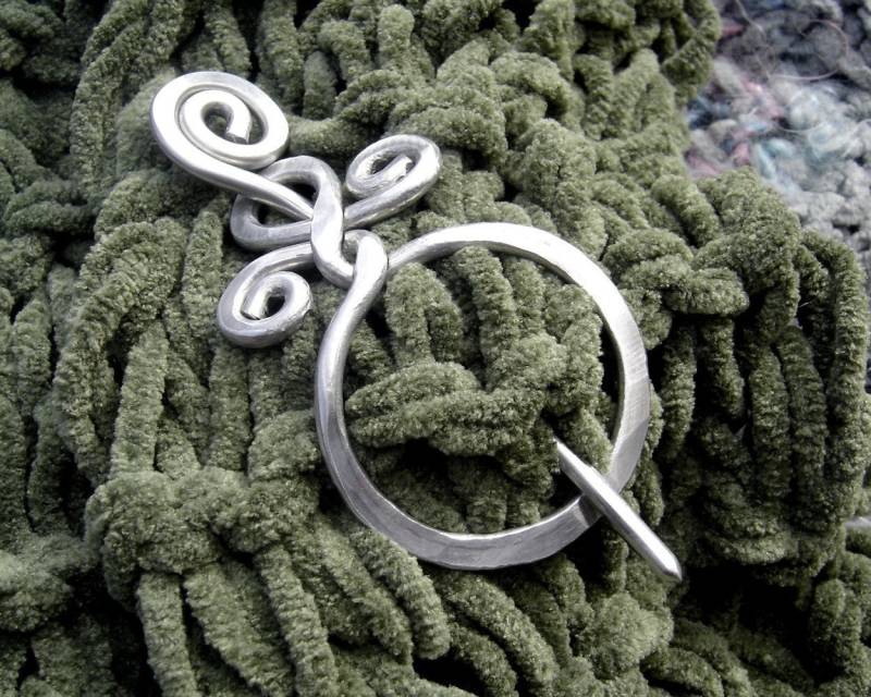 Aluminium Schalnadel, Swirl Circle Schalclip, Strickbrosche von nicholasandfelice