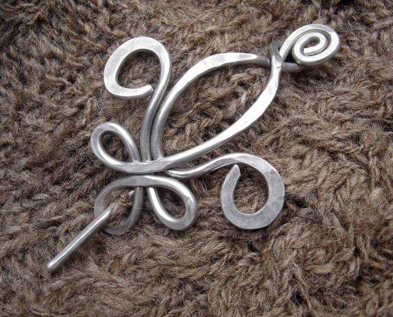 Fleur De Lis Aluminium Schalnadel, Pullover Brosche, Verschluss, Verschluss Leichter Aluminiumdraht, Strickzubehör, Frauen Fleur De Lis Aluminium Schalnadel, Pullover Brosche, Verschluss, Verschluss Leichter Aluminiumdraht, Strickzubehör, Frauen von nicholasandfelice