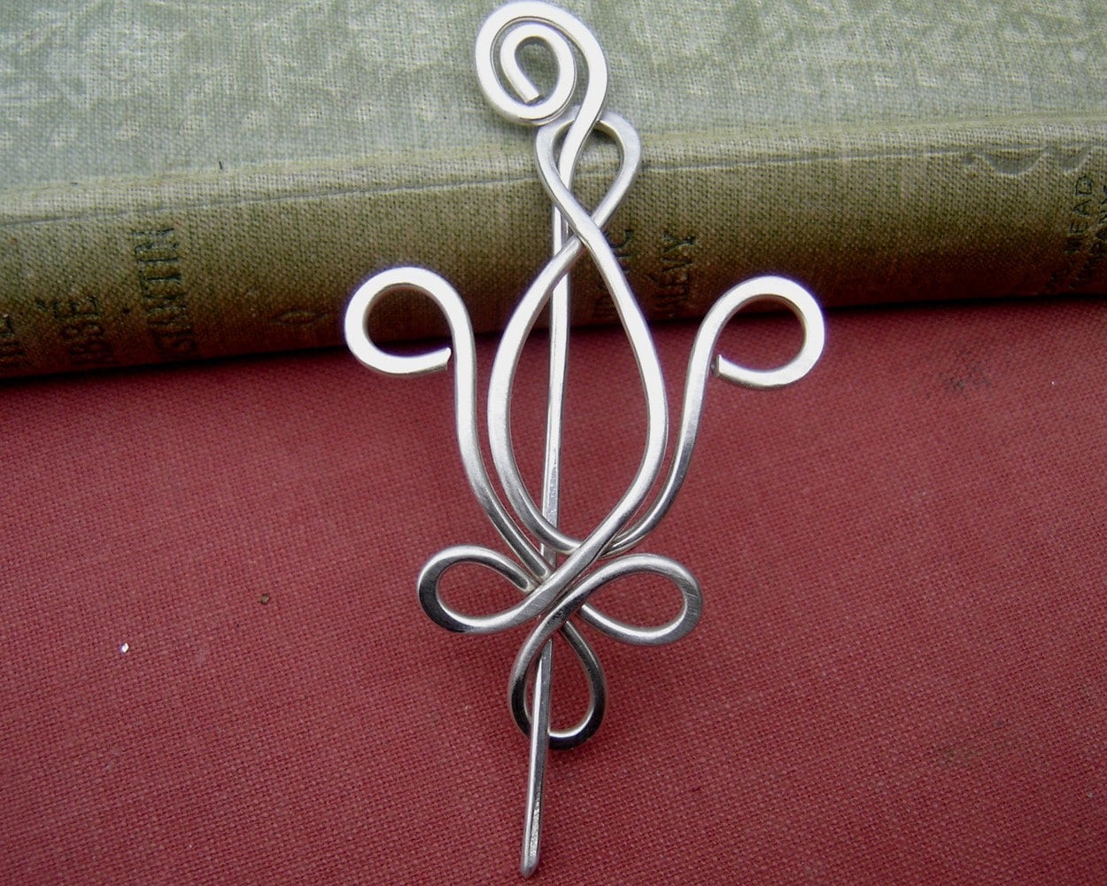 Fleur De Lis Sterling Silber Schal Pin, Pullover Clip Verschluss, Brosche, Frauen, Strick Accessoire, Karneval, New Orleans Schmuck Fleur De Lis Sterling Silber Schal Pin, Pullover Clip Verschluss, Brosche, Frauen, Strick Accessoire, Karneval, New Orleans Schmuck von nicholasandfelice