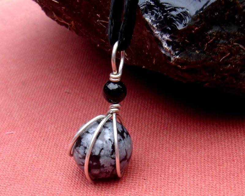 Kleine Schneeflocke Obsidian Halskette, Kleine Stein Anhänger, Schmuck Draht Gewickelt Unisex Schmuck von nicholasandfelice
