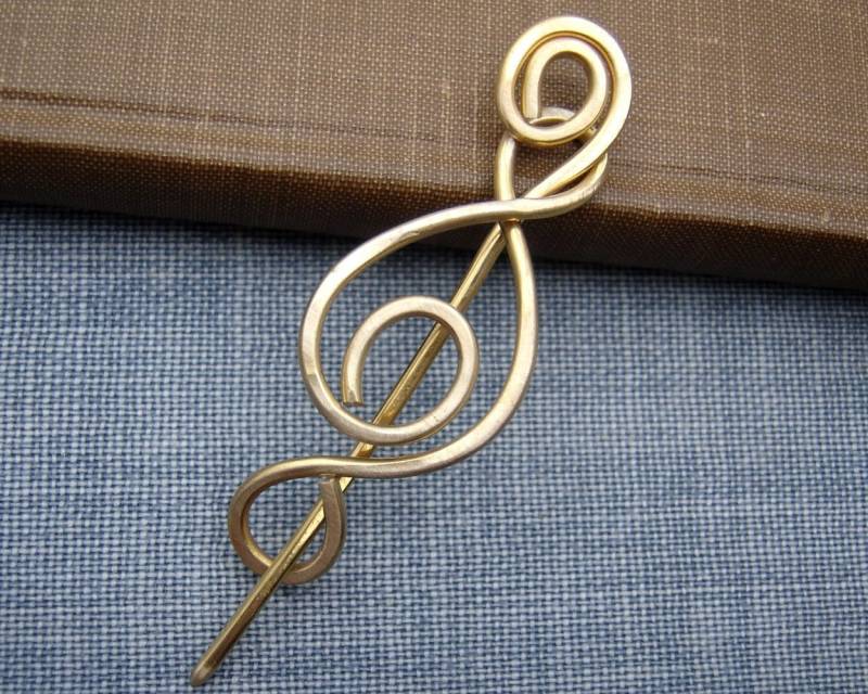 Madonna Swirl Schalnadel, Pulloverclip, Brosche, Pulloververschluss, Verschluss, Haarnadel, Schmuck, Strickaccessoires, Frauen Madonna Swirl Schalnadel, Pulloverclip, Brosche, Pulloververschluss, Verschluss, Haarnadel, Schmuck, Strickaccessoires, Frauen von nicholasandfelice