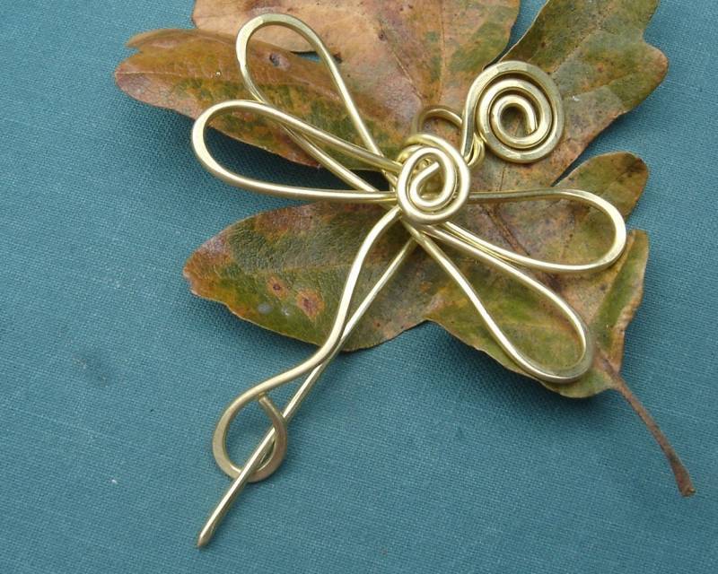 Messing Libelle Schal Pin, Libellen Brosche Für Pullover, Shawlette Verschluss, Strickjacke Strick Accessoires Stricker Schmuck Frauen von nicholasandfelice