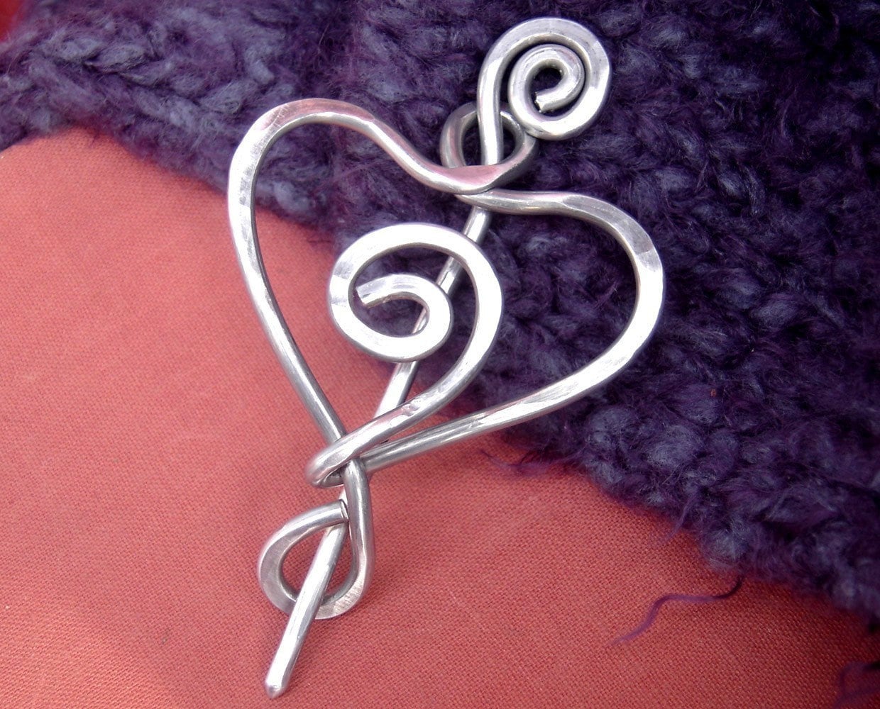 Spiral Herz Schalnadel, Pin, Brosche Für Pullover, Gehäkelte Wrap Verschluss, Strickerin Geschenk Frauen Spiral Herz Schalnadel, Pin, Brosche Für Pullover, Gehäkelte Wrap Verschluss, Strickerin Geschenk Frauen von nicholasandfelice