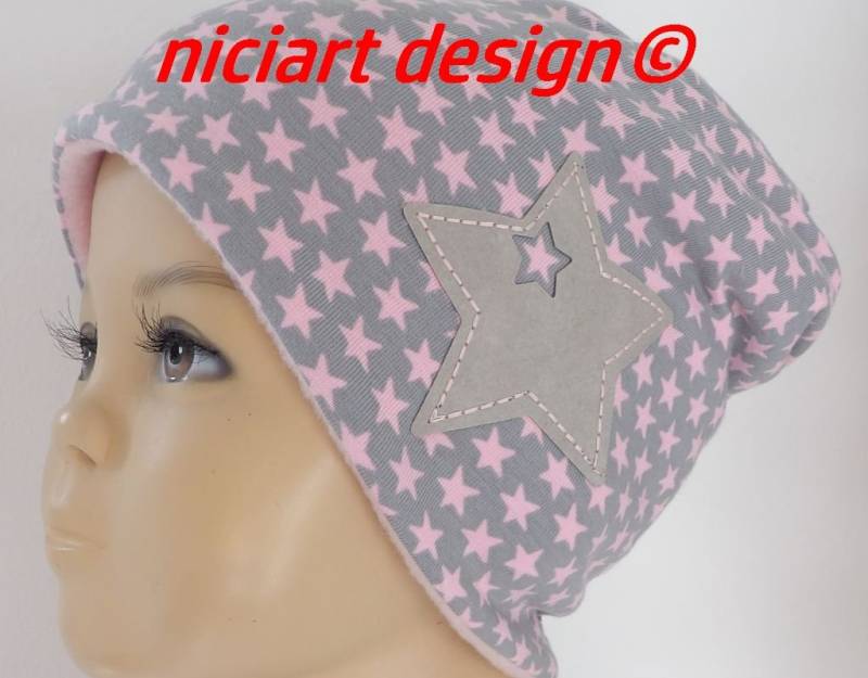 Beanie Kuschel Mütze Damen U Kinder Beaniemütze Jersey & Polarfleece Wintermütze Hellgrau Rosa Sterne Niciart Design von niciartdesign