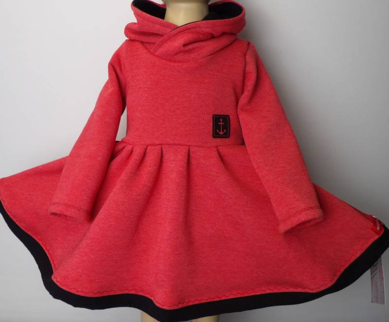 Drehkleid Mädchenkleid Sweatshirtkleid Kapuzen Kleid Kapuzendrehkleid Kuschelkleid Rot Meliert Schwarz Niciartdesign von niciartdesign