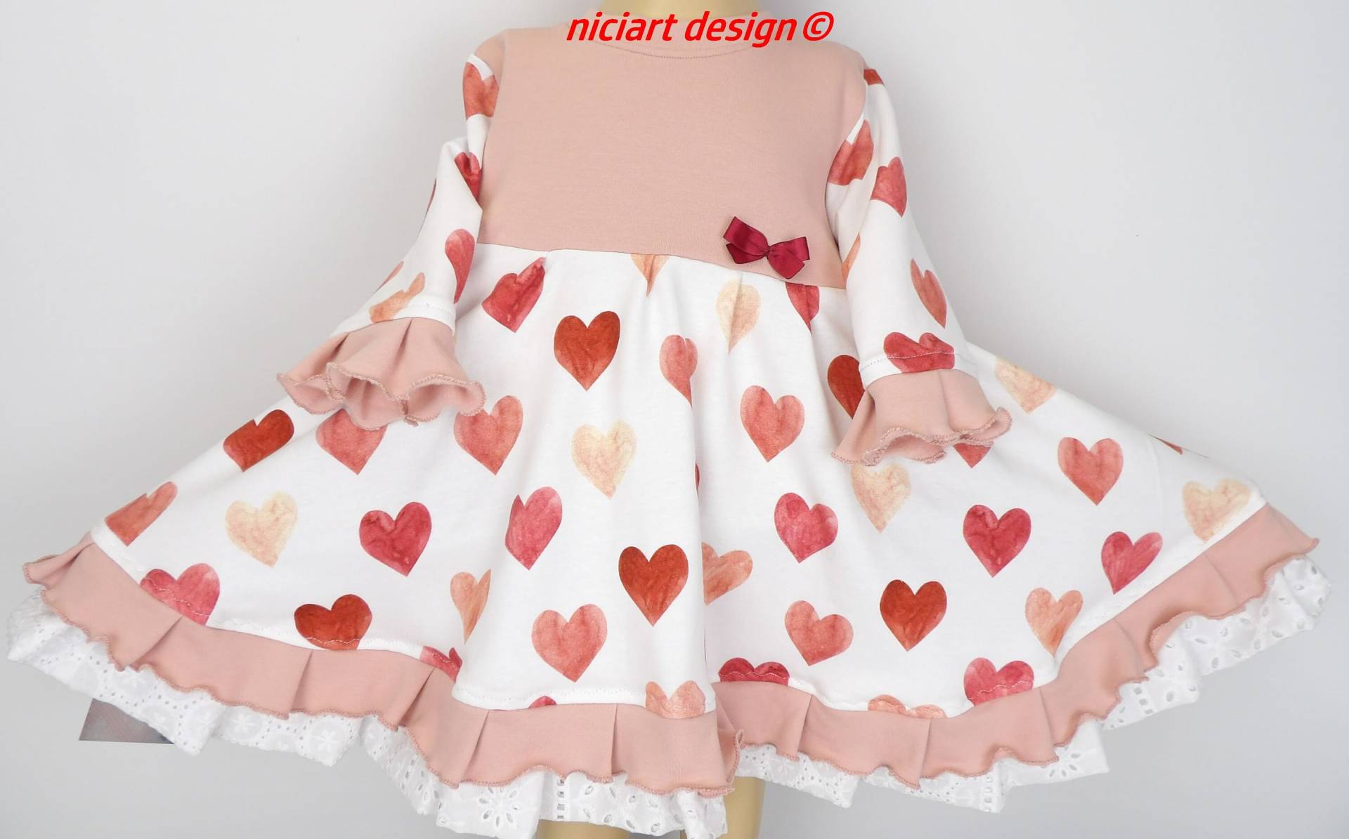 Drehkleid Mädchenkleid Sweatshirtkleid Kuscheliges Kleid 3/4 Arm Rüschen Herzen Für S Herzchen By Niciartdesign von niciartdesign