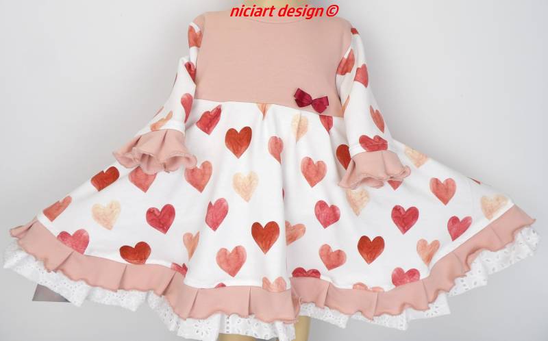 Drehkleid Mädchenkleid Sweatshirtkleid Kuscheliges Kleid 3/4 Arm Rüschen Herzen Für S Herzchen By Niciartdesign von niciartdesign