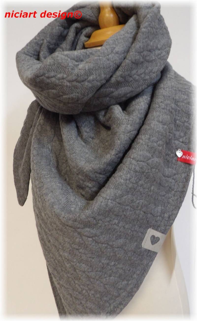 Dreiecksschal Kinder Dreieckstuch Strickschal Jacquardstrich Zofmuster Knopf & Schlaufe Graumeliert Niciart Design von niciartdesign