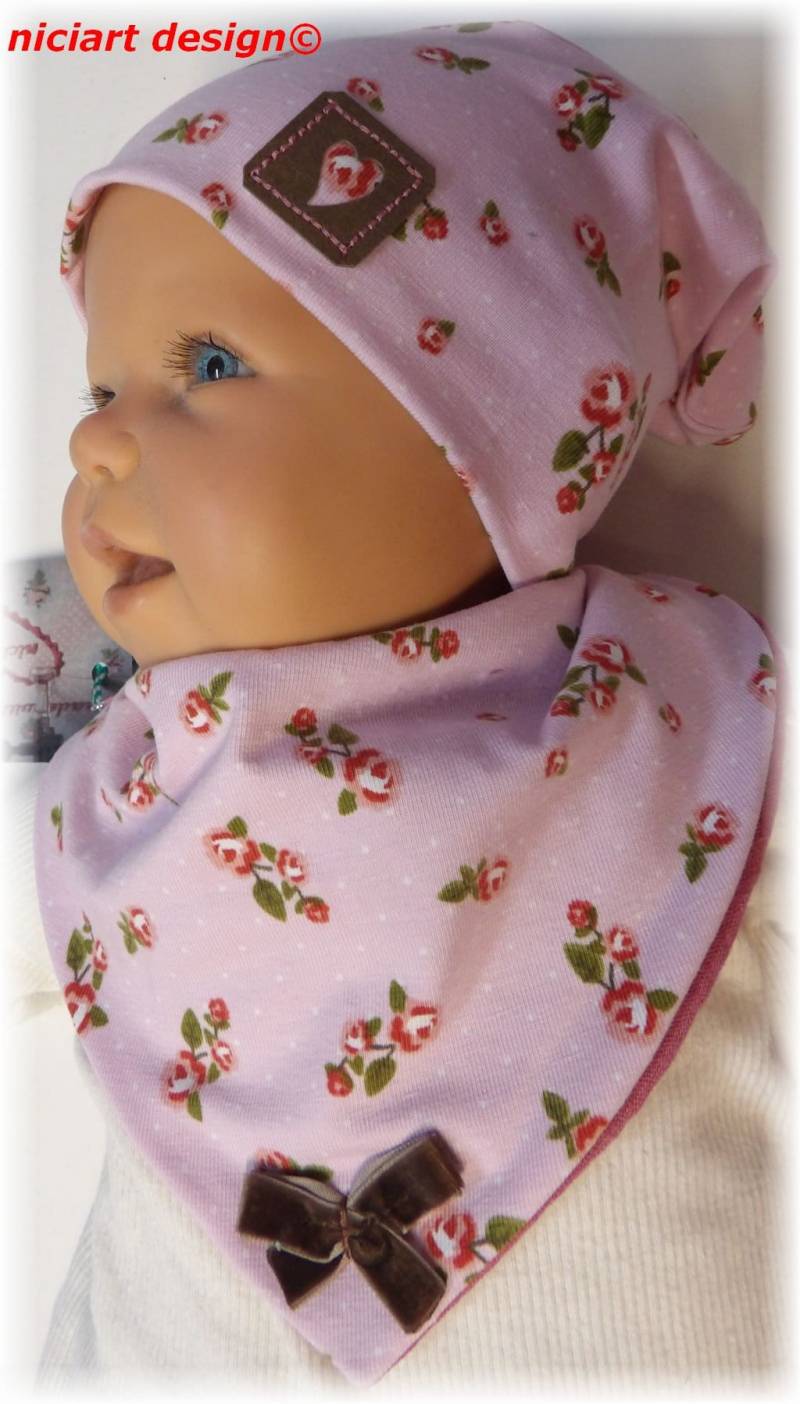 Niciart Designer Baby Set Beanie & Dreieckstuch Halstuch Sabbertuch Mütze Rosa Altpink Röschen von niciartdesign