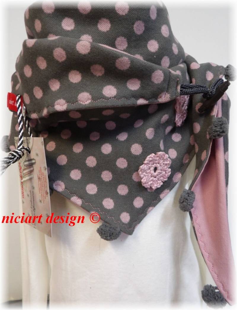 Niciart Designer Dreiecksschal Kinder Wickelschal Dreieckstuch Strickschal Schal Grau Altrosa Punkte von niciartdesign