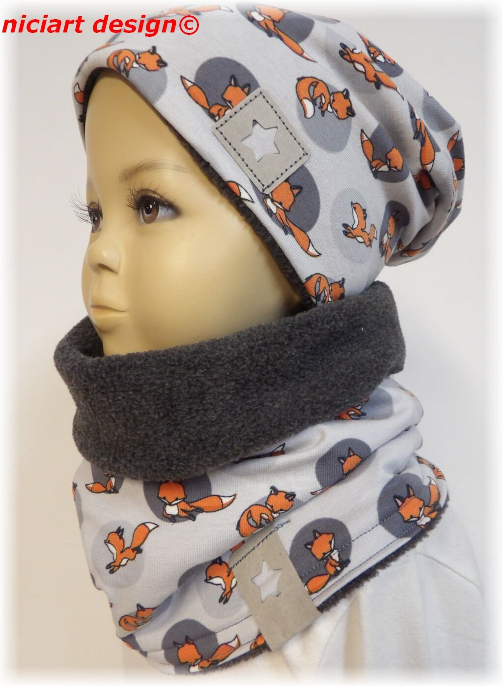 Set Herbst Winter Mütze U Loop Beanie & Schal Bw - Jersey Fleece Grautöne Fuchs Niciart Design von niciartdesign