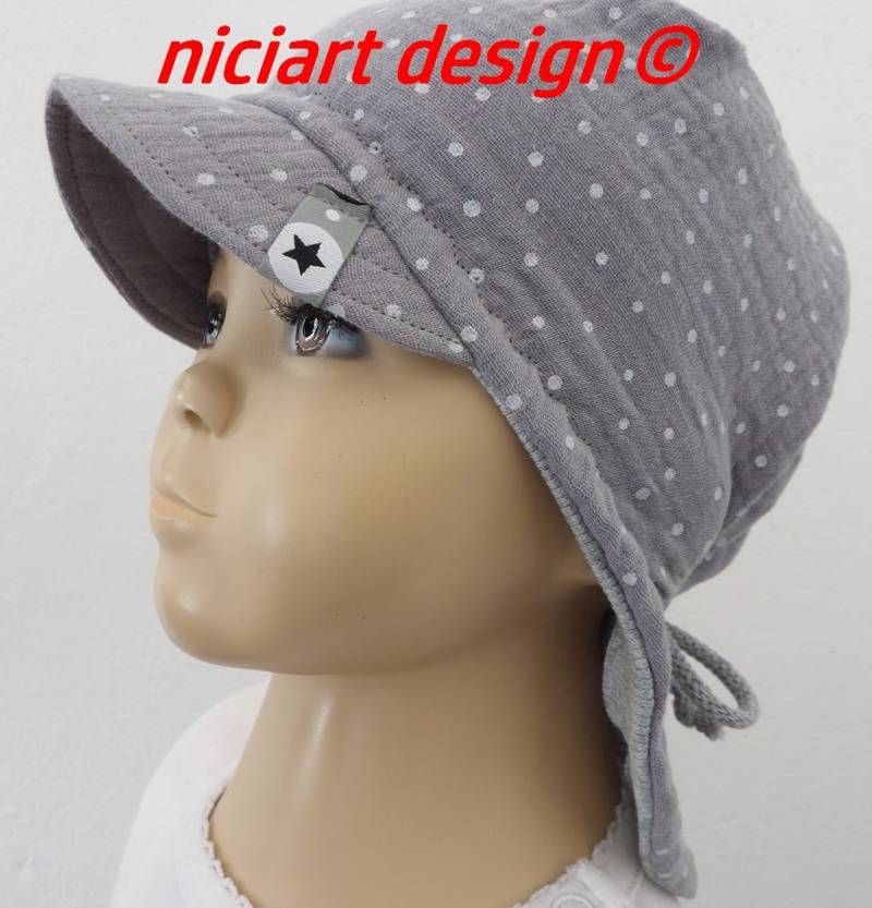 Sommermütze Musselinmütze Nackenschutz Musselin Sommerhut Schirmmütze Sonnenhut 100% Baumwolle Hellgrau Pünktchen Niciart Design von niciartdesign