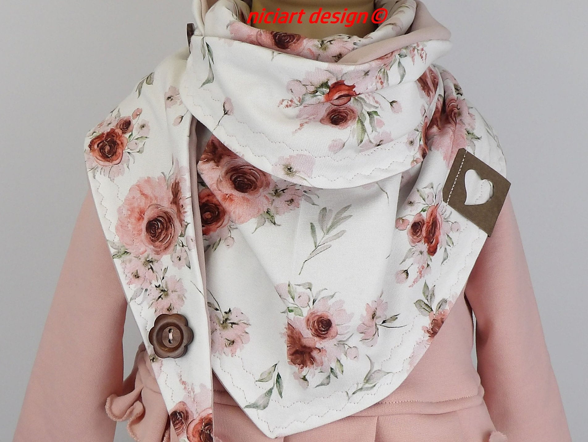 Wickelschal Dreiecksschal Mädchen Bw Jersey Tuch Wendbar Weiß Altrosa Altpink Rosen Mit Verschluss By Niciart Design von niciartdesign