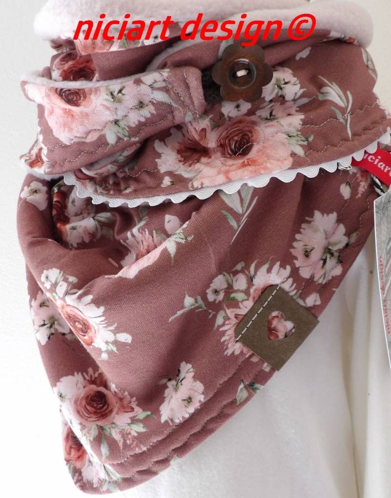 Wickelschal Muckeliger Dreiecksschal Kinder Winterschal Braun Rosatöne Rosen Knopf Schlaufe Verschluss Niciart Design von niciartdesign