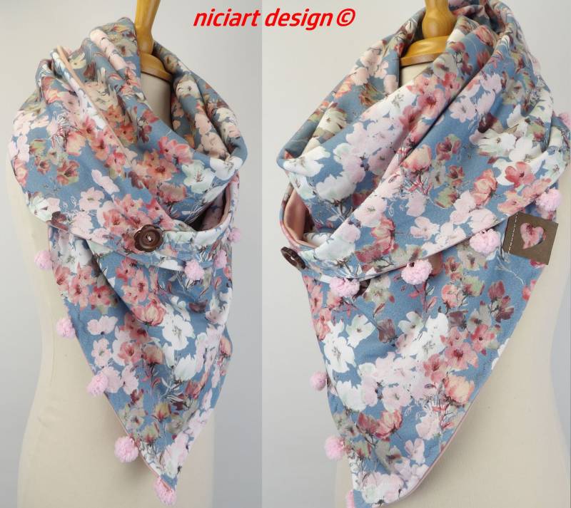 Wickelschal Wende Dreiecksschal Damenschal Dreieckstuch Bw Jersey U Sweat Jeansblau Buntig Flowers Knopf O Stirnband Niciart Design von niciartdesign