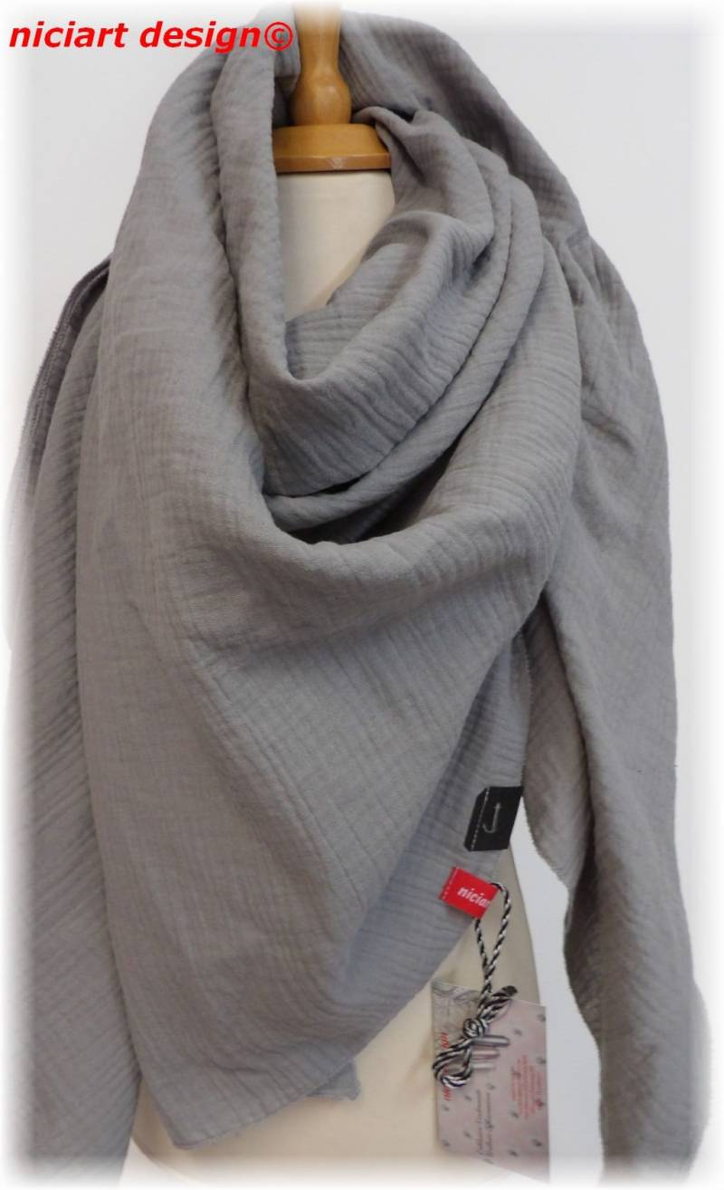 xxl Herrentuch Musselintuch Herrenschal Dreieckstuch Schal Hellgrau Uni 100% Baumwolle Musselin Niciart Design von niciartdesign