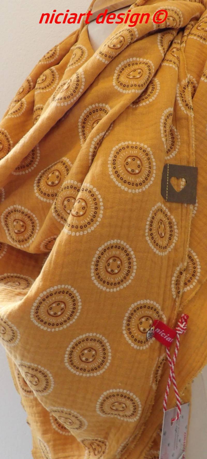 xxl Musselintuch Damen Damentuch Damenschal Dreieckstuch Schal Senfgelb Mandala Musselin Niciart Design von niciartdesign