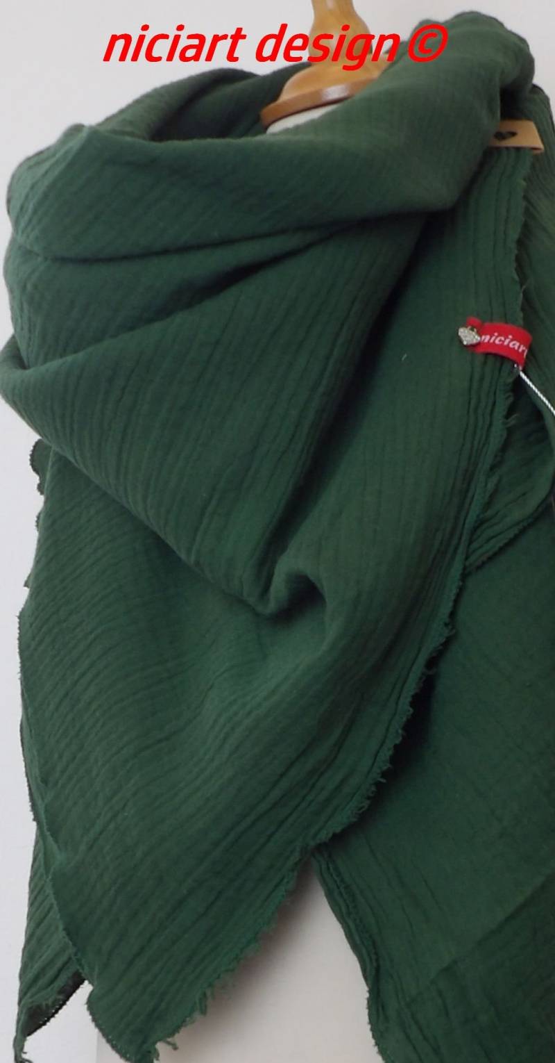 xxl Musselintuch Damen Damentuch Wickelschal Damenschal Dreieckstuch Schal Tannengrün Grün Musselin 100% Baumwolle Niciart Design von niciartdesign