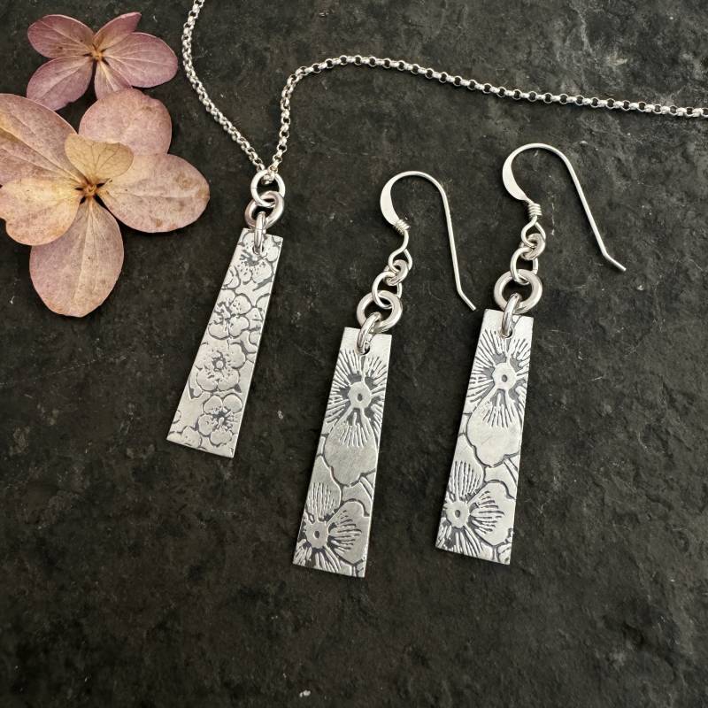 Sakura Ohrringe ~ Kette Kirschblüten Hartriegel Posey Lange Dünne Geblümte Sterling Silber Blumen Sakura Ohrringe ~ Kette Kirschblüten Hartriegel Posey Lange Dünne Geblümte Sterling Silber Blumen von nicolebigg