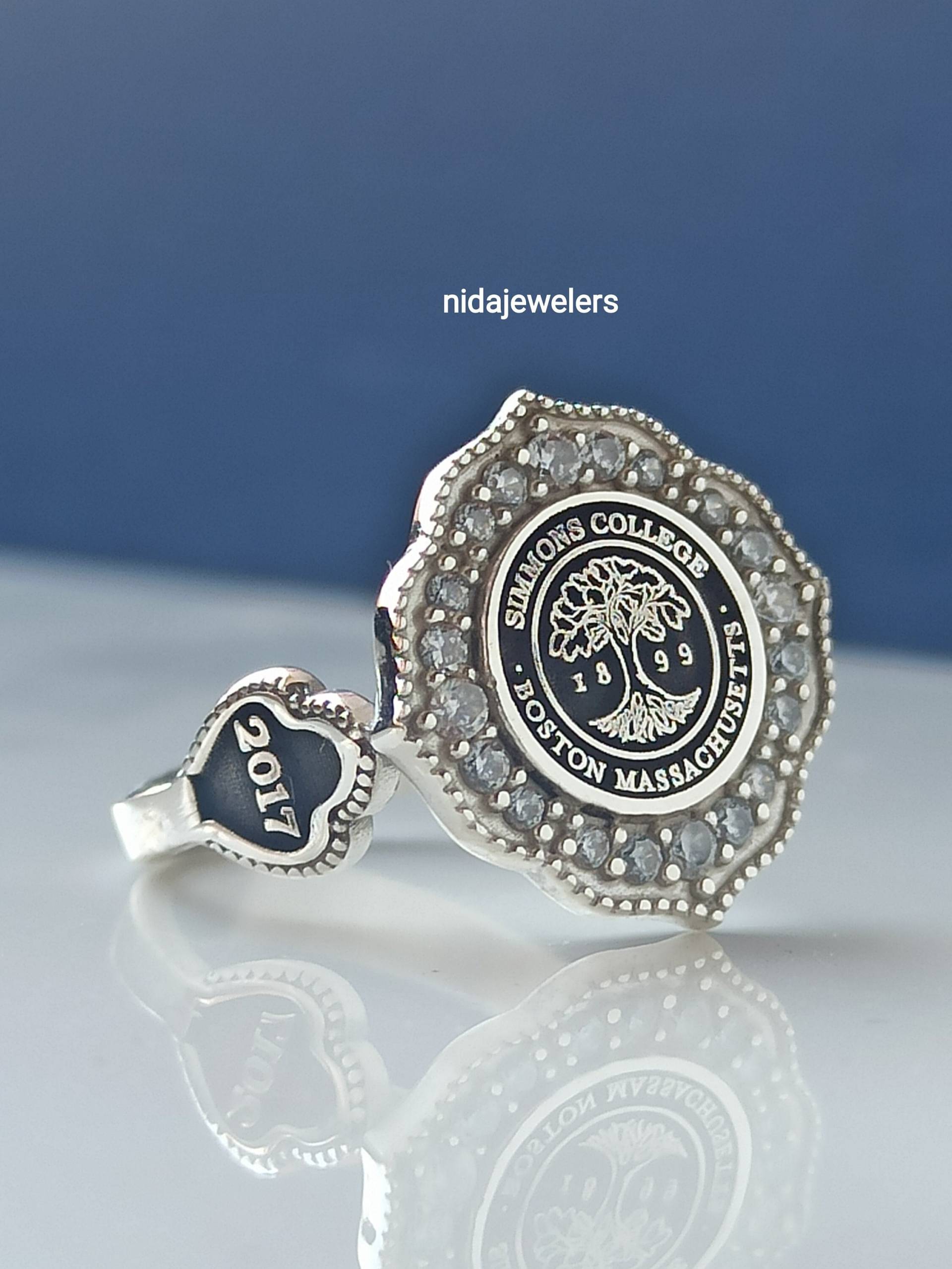 Abitur Geschenk, College Ring, Abschluss Ring , Signet Frauen Uni Klasse Personalisiertes Geschenk von nidajewelers