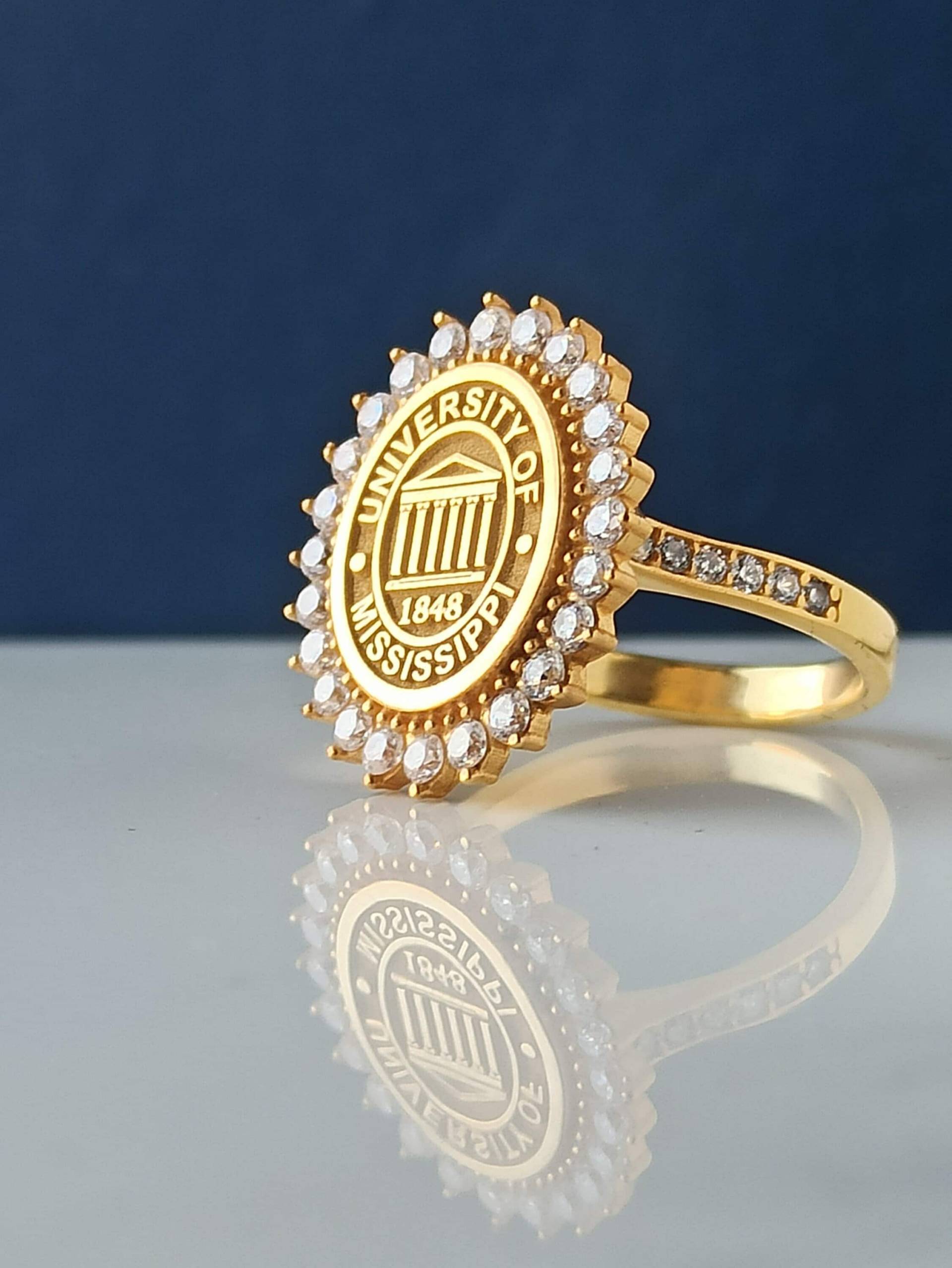 Personalisierter Ring , Frauen College Uni Gold Personalisiertes Geschenk Schmuck von nidajewelers