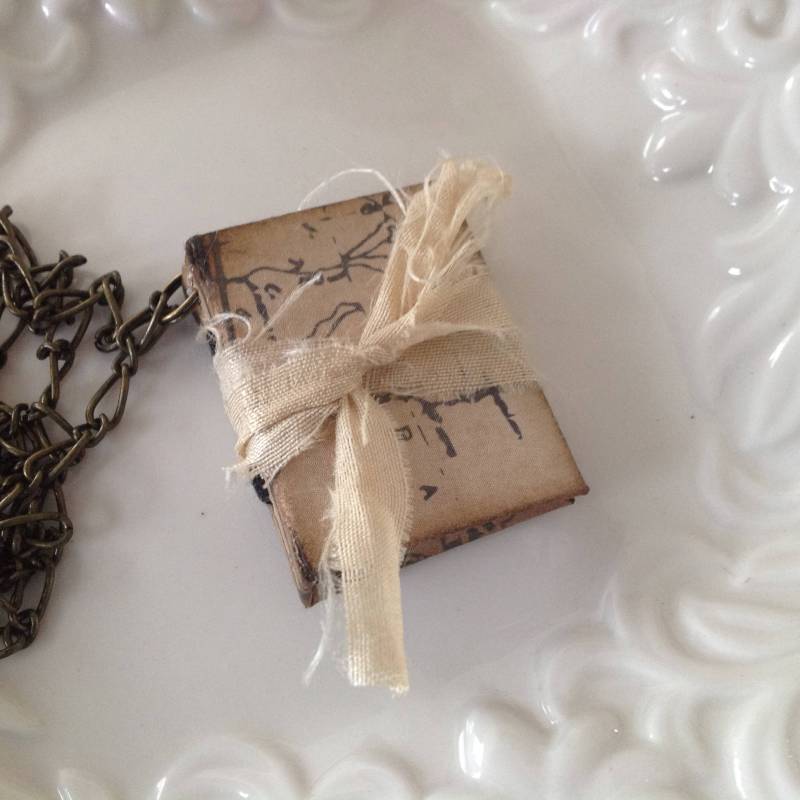 Mini-Junk-Zeitschrift/Buch Halskette Und Charme von niehausemily