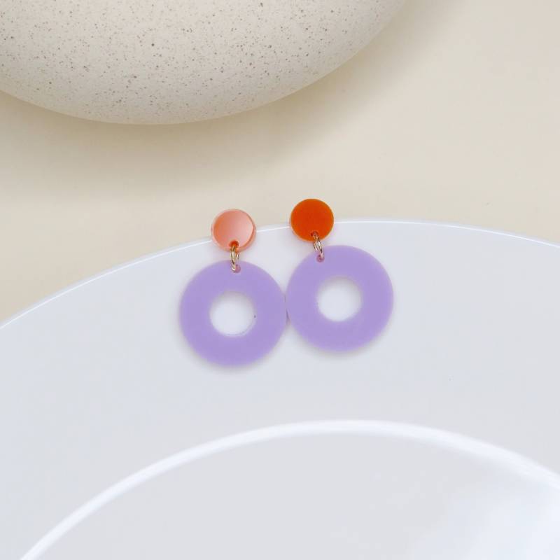Colorblock Circle Ohrstecker in Orange & Flieder von niemalsmehrohnede