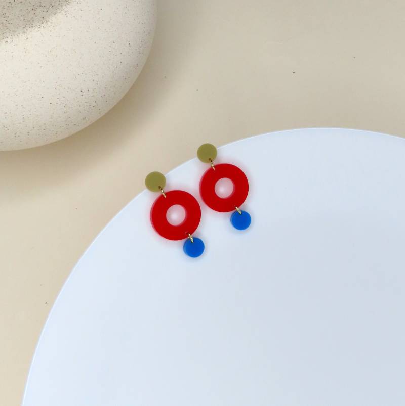 Colorblock Double Circle Ohrstecker in Sand, Rot Und Azurblau von niemalsmehrohnede