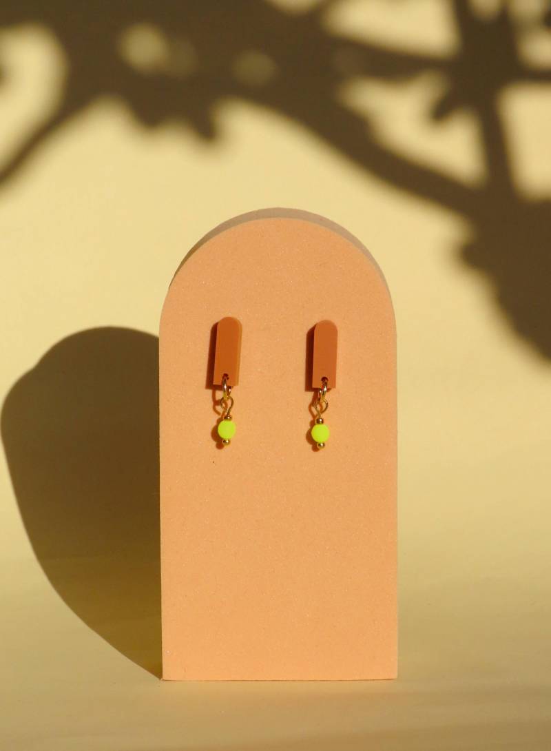 Terracotta Neon Gelb Paula Ohrringe von niemalsmehrohnede