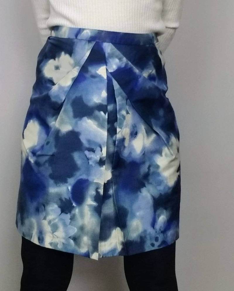 Vintage Moschino Tulpen Rock, Blaues Blumenmuster, 90Er Jahre Minirock von nightienightvintage