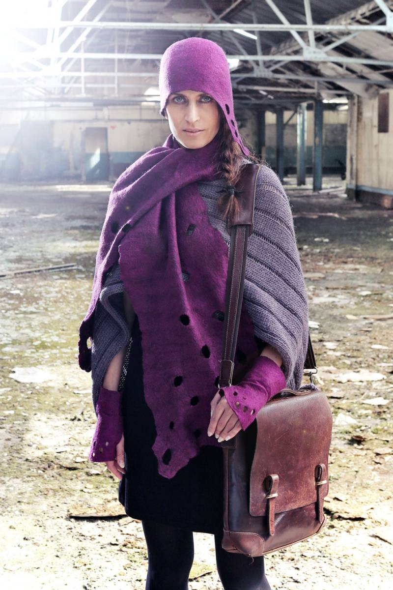 Handgefertigt in Irland Aus Superfeiner Merinowolle Gefilzte Schal Lila von nikicollier