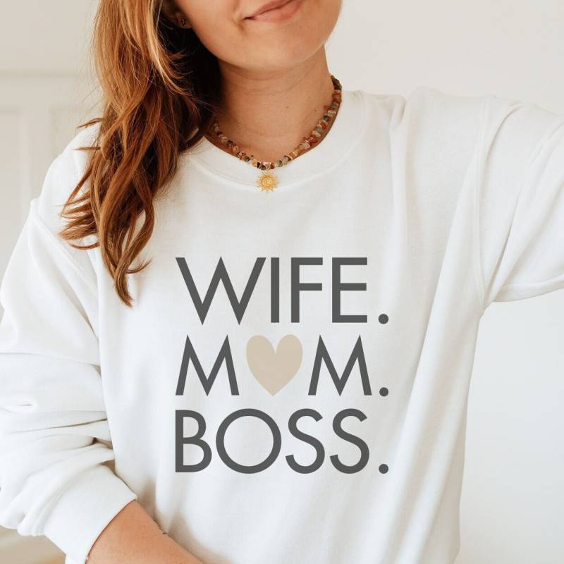 Mama Sweatshirt "Wife Mom Boss" Statement Sweater Mom Hoodie Muttertagsgeschenk Geburtstag Geschenk Nini von nillieManufaktur