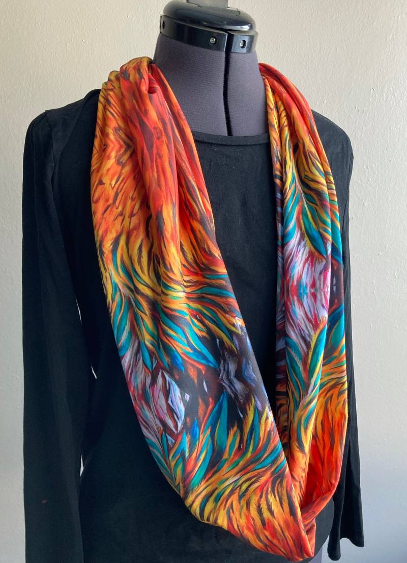 Infinity Schal Mit Hühnerfedern Infinity Schal Mit Hühnerfedern von ninaandpinta