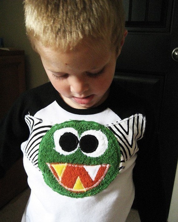 Monster Joe Auf Schwarz-Weiß T-Shirt von nissalisa