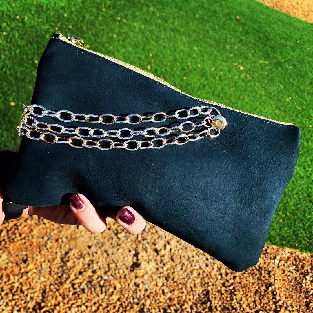 Navy Blaue Lederkette Clutch/Marine Leder Geldbörse Wildleder Navy Blaue Lederkette Clutch/Marine Leder Geldbörse Wildleder von nklugerdesigns
