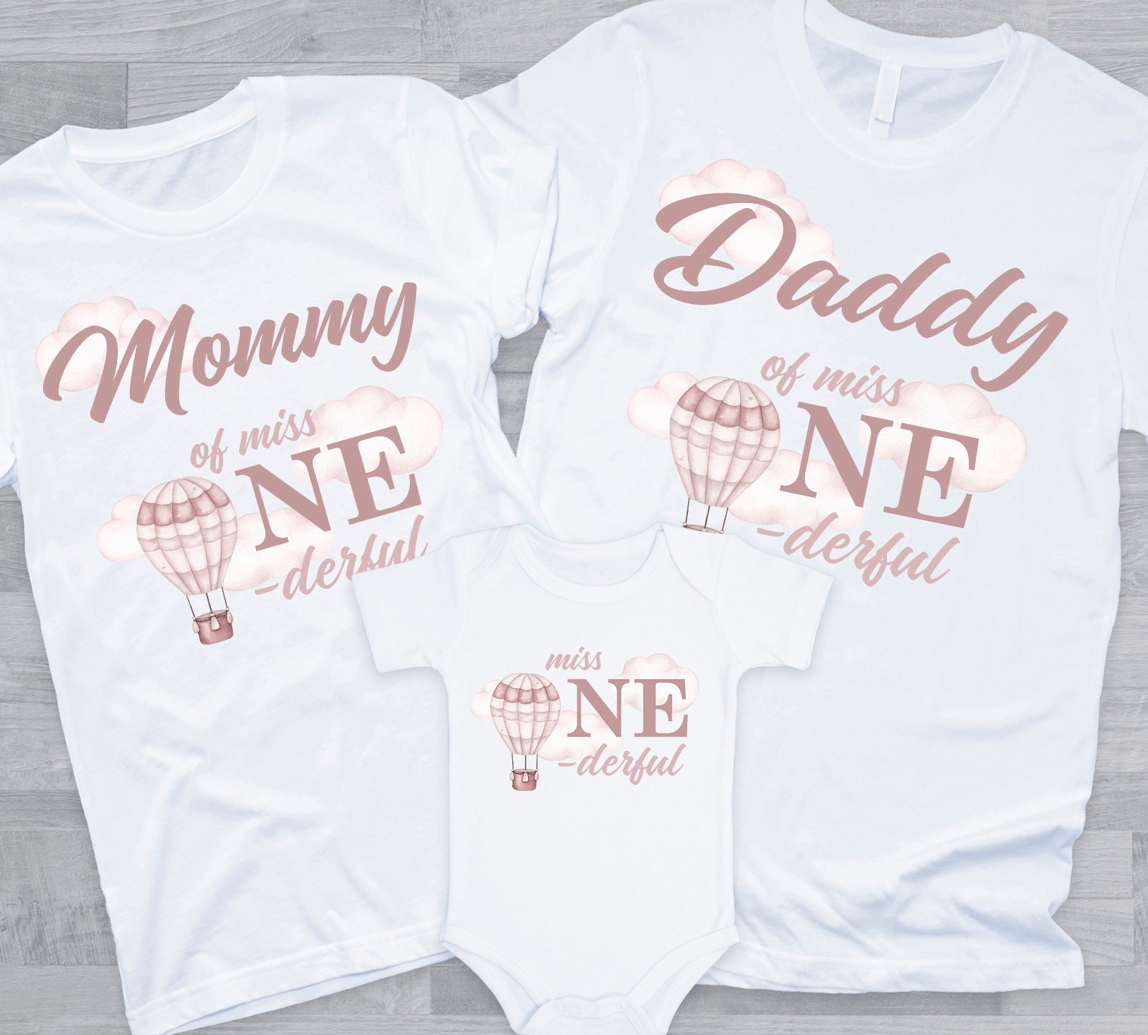 Heißluftballon-Familien-T-Shirts Für Ihre 1. Geburtstagsparty - Miss Onederful Birthday, Mama Vati-Großmutter Schwester, Blassrosa Heißluftballon von noellebydesign