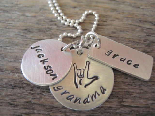 Ich Liebe Dich Oma Halskette von noisycricket