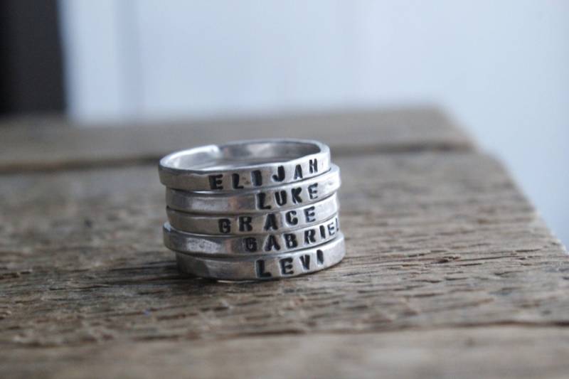 Personalisierter Stapelring/Mama Ring/Mama Ring/Ring Mit Namen/Maniküre Ringe/Frauenring/Geschenk Für Frau/Frauenring/Ring Namen/Ringe Personalisiert von noisycricket