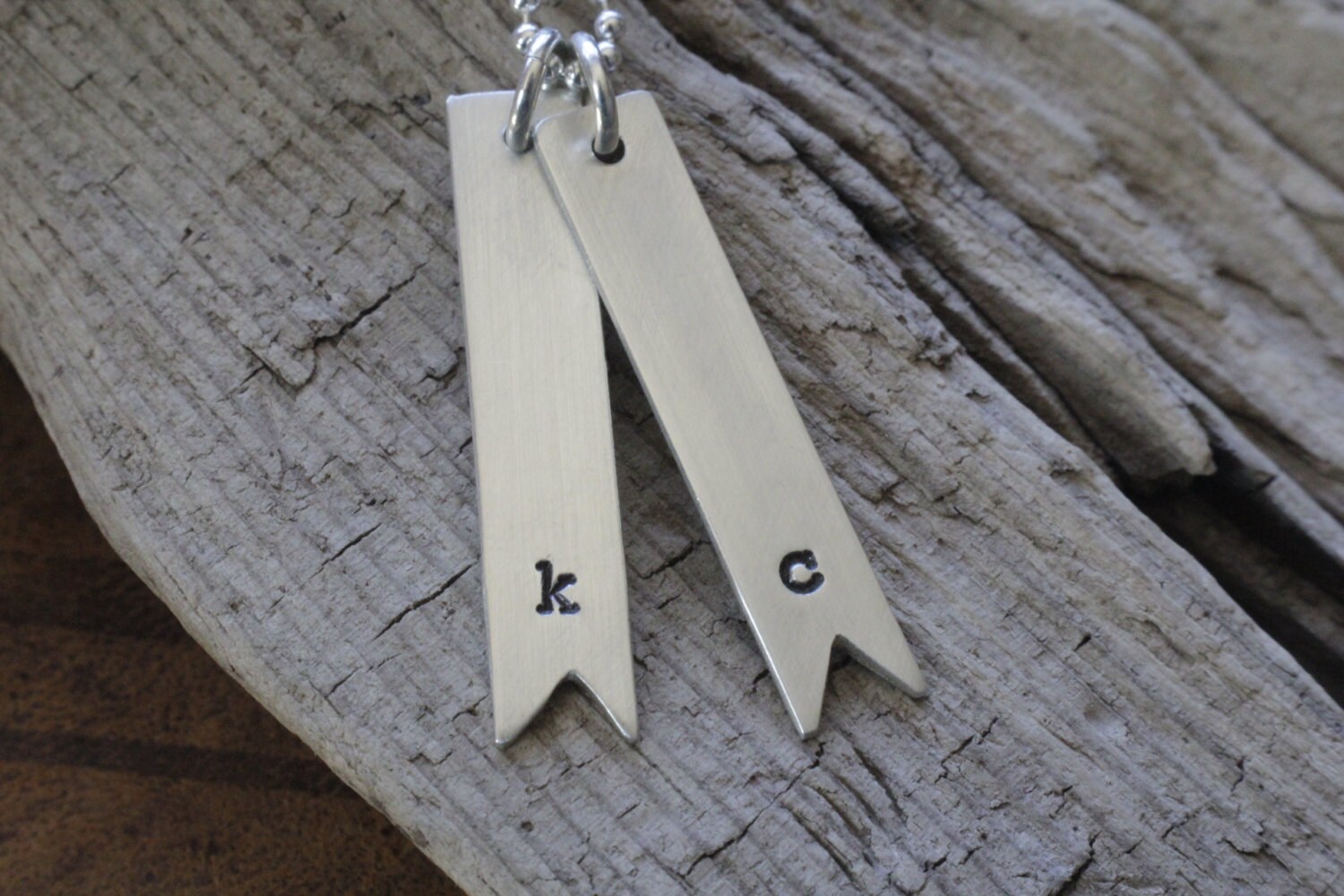 sterling Silber Erste Wimpel Halskette-Personalisierter Schmuck-Mutter Halskette von noisycricket